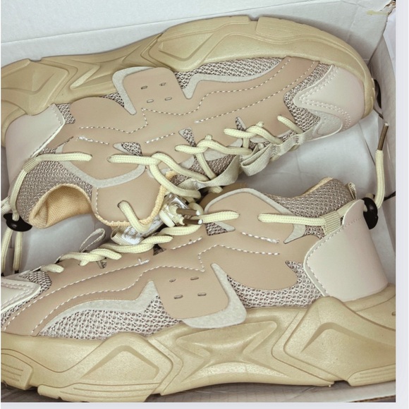 KIDS SNEAKERS!!! - Picture 4 of 7